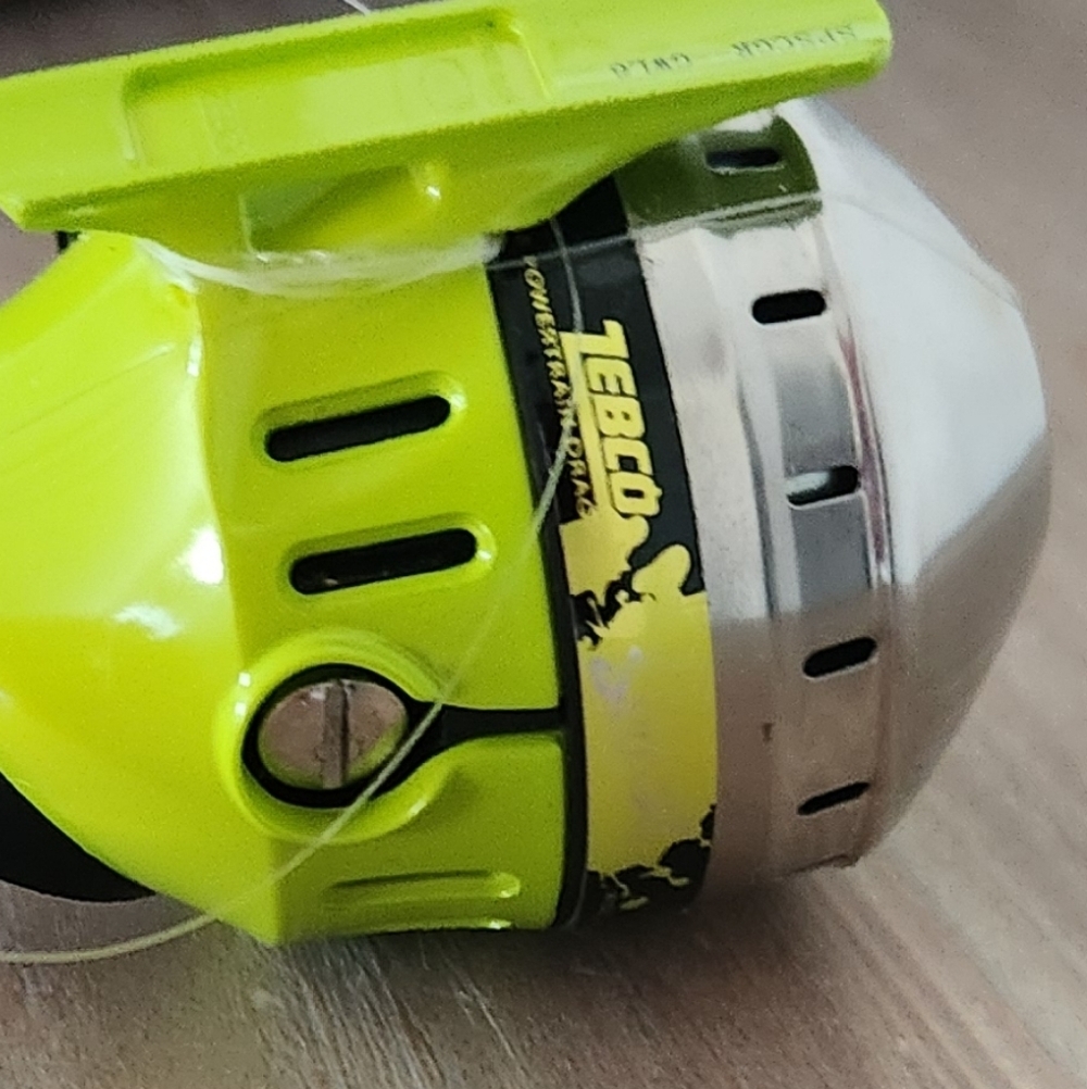 Zebco Splash Spincast Fishing Reel – Neon Green/Chartreuse - Picture 10 of 11
